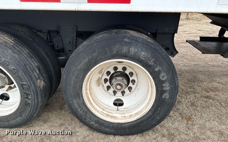 image for item NN9650 2013 Maurer grain trailer