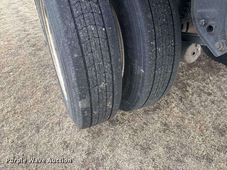 image for item NN9650 2013 Maurer grain trailer