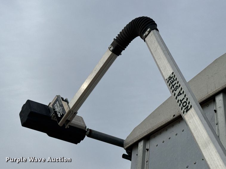 image for item NN9651 1986 Merritt grain trailer