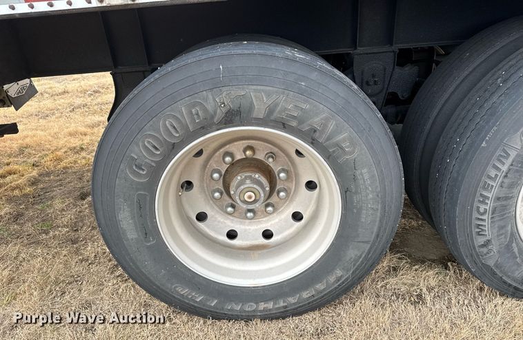 image for item NN9651 1986 Merritt grain trailer