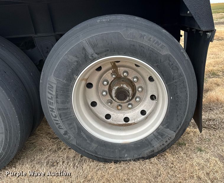 image for item NN9651 1986 Merritt grain trailer