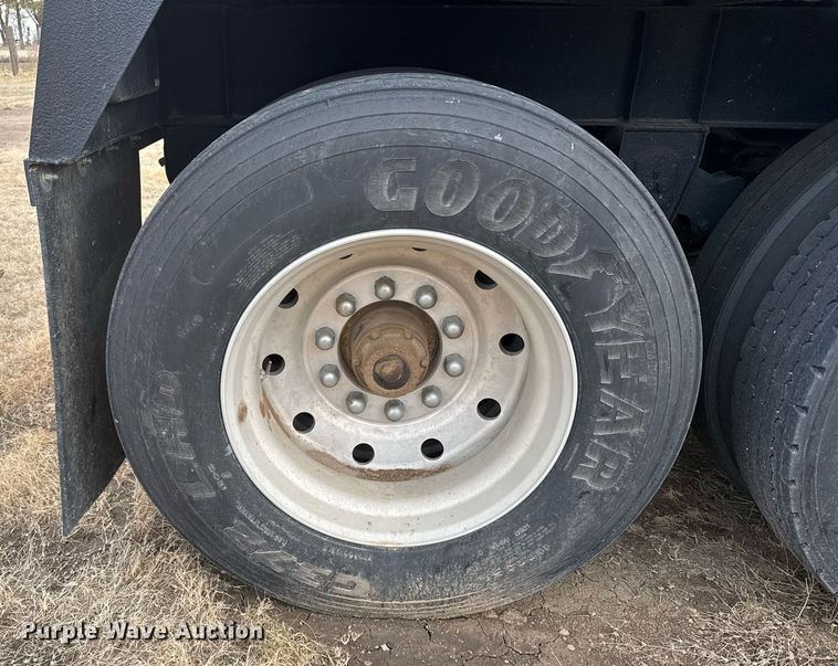 image for item NN9651 1986 Merritt grain trailer