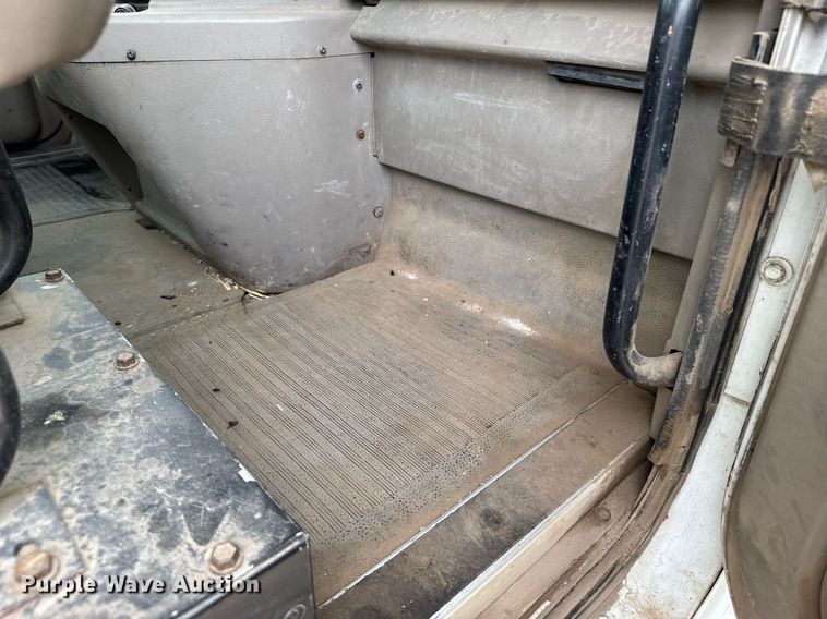 image for item NN9654 2003 International 9200i semi truck