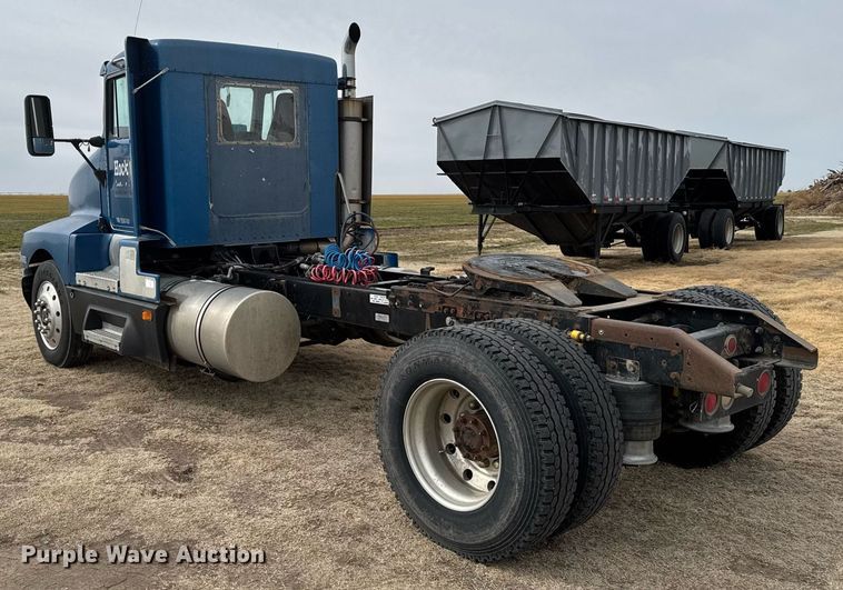 image for item NN9655 1993 Kenworth T660 semi truck