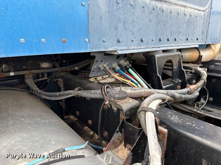 image for item NN9655 1993 Kenworth T660 semi truck