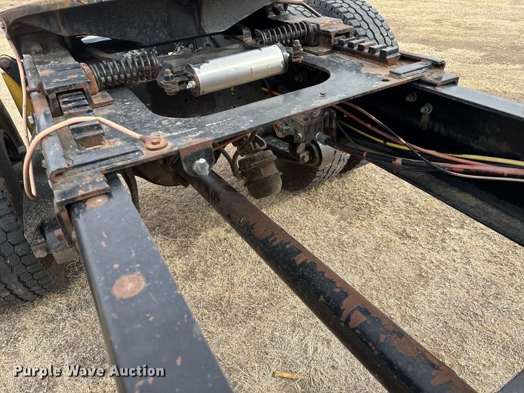 image for item NN9655 1993 Kenworth T660 semi truck