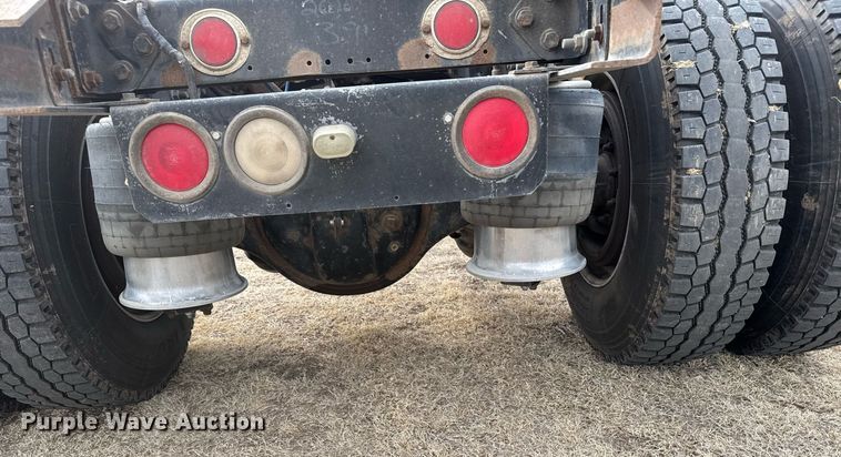 image for item NN9655 1993 Kenworth T660 semi truck