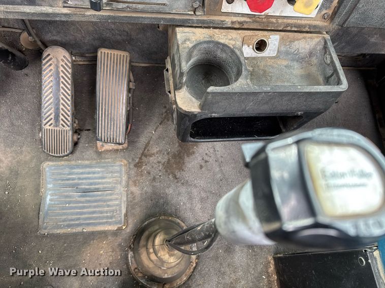 image for item NN9655 1993 Kenworth T660 semi truck