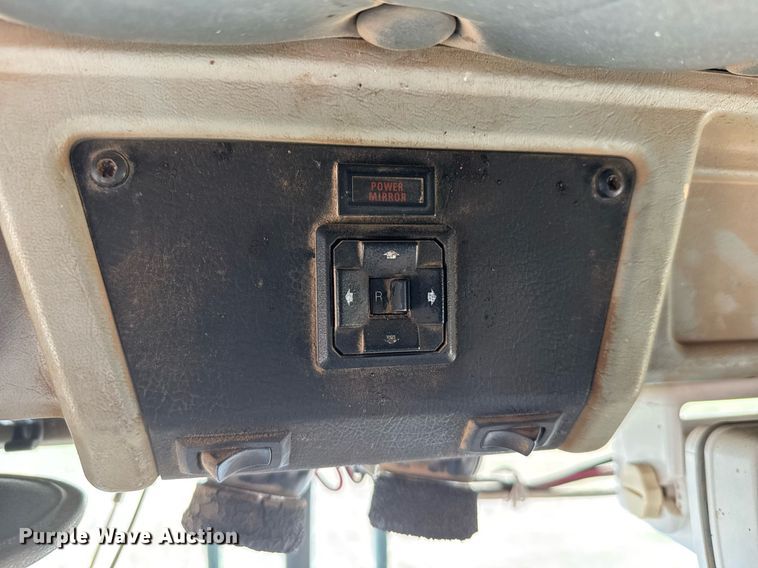 image for item NN9655 1993 Kenworth T660 semi truck