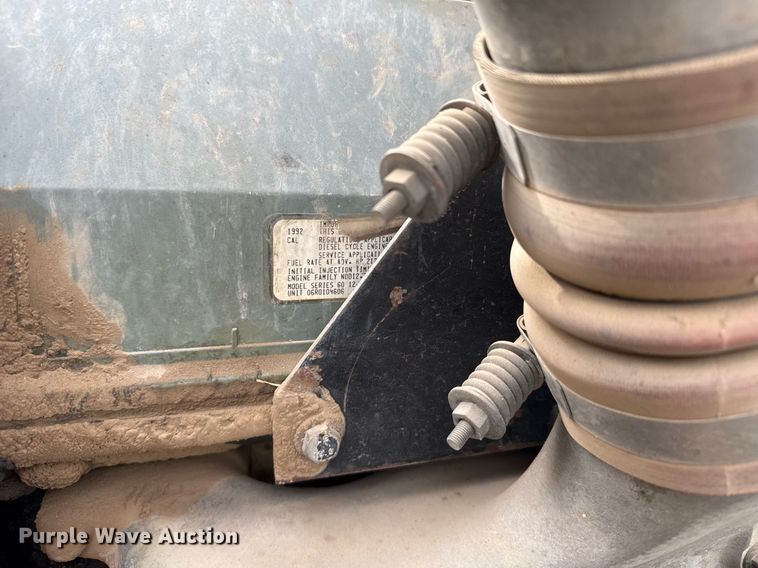 image for item NN9655 1993 Kenworth T660 semi truck