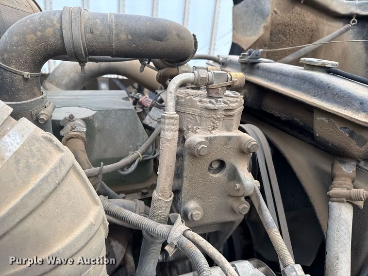 image for item NN9655 1993 Kenworth T660 semi truck