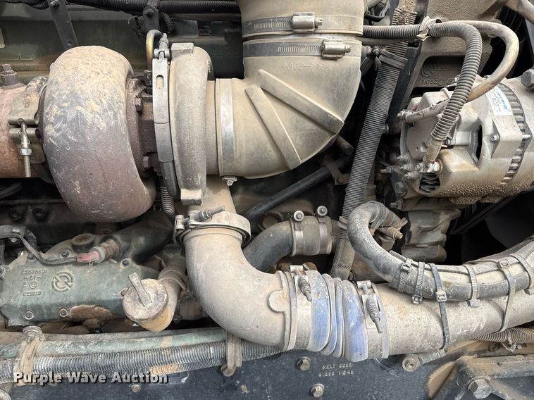 image for item NN9655 1993 Kenworth T660 semi truck