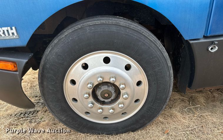 image for item NN9655 1993 Kenworth T660 semi truck