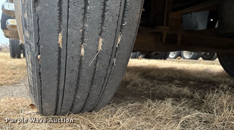 image for item NN9655 1993 Kenworth T660 semi truck