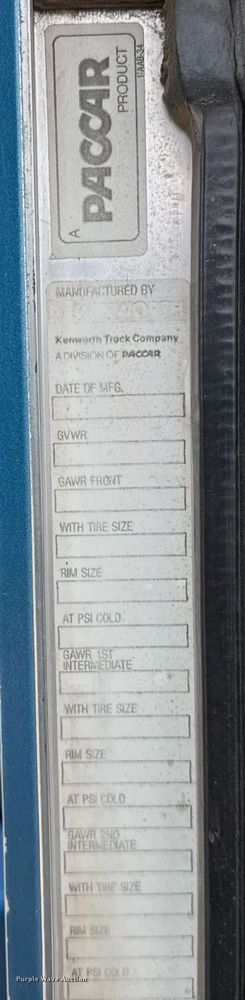 image for item NN9655 1993 Kenworth T660 semi truck