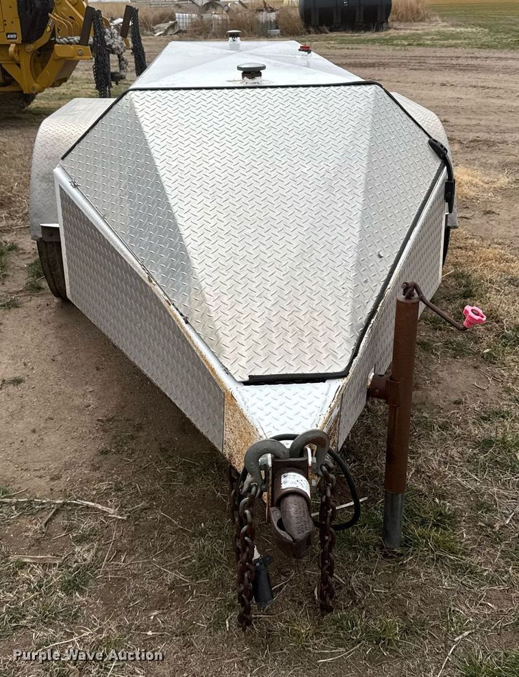 image for item NN9658 2011 Road Runner fuel trailer