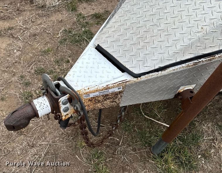 image for item NN9658 2011 Road Runner fuel trailer