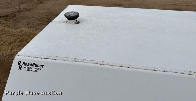 image for item NN9658 2011 Road Runner fuel trailer