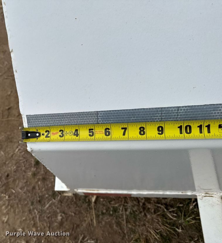 image for item NN9658 2011 Road Runner fuel trailer