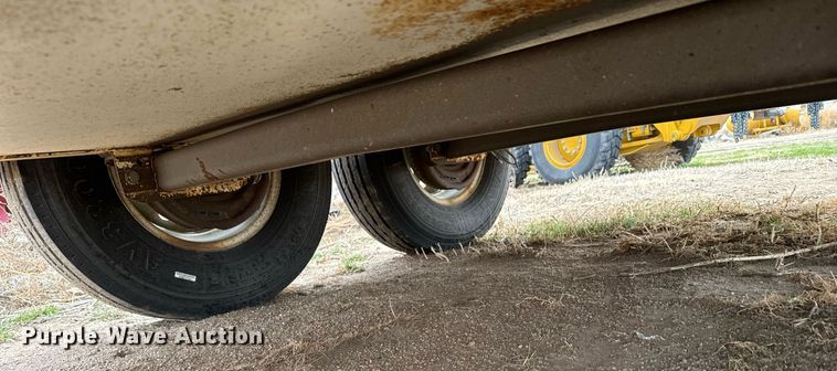 image for item NN9658 2011 Road Runner fuel trailer