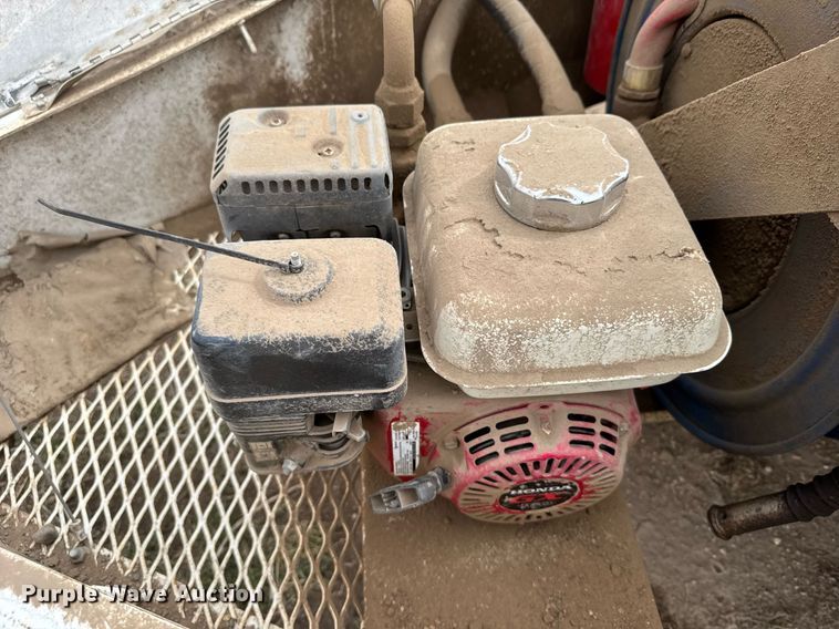 image for item NN9658 2011 Road Runner fuel trailer