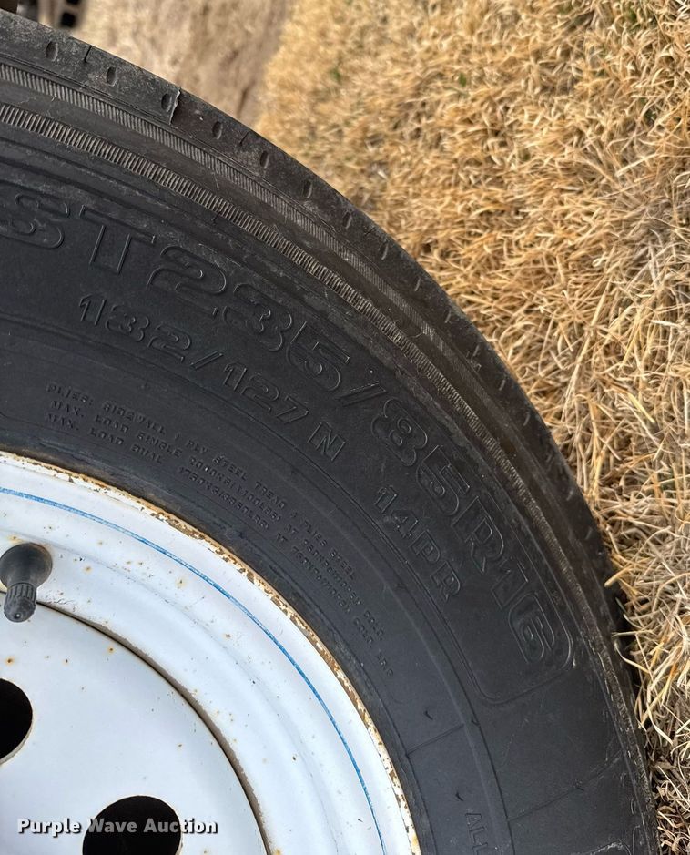 image for item NN9658 2011 Road Runner fuel trailer