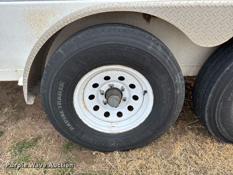 image for item NN9658 2011 Road Runner fuel trailer