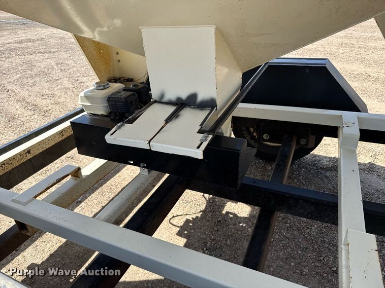 image for item NN9705 Meridian Friesen 220 seed tender