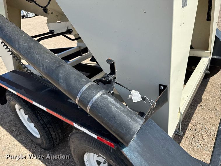 image for item NN9705 Meridian Friesen 220 seed tender