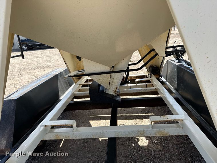 image for item NN9705 Meridian Friesen 220 seed tender