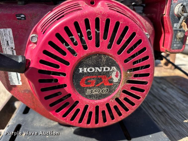 image for item NN9706 2001 SFS drop deck trailer