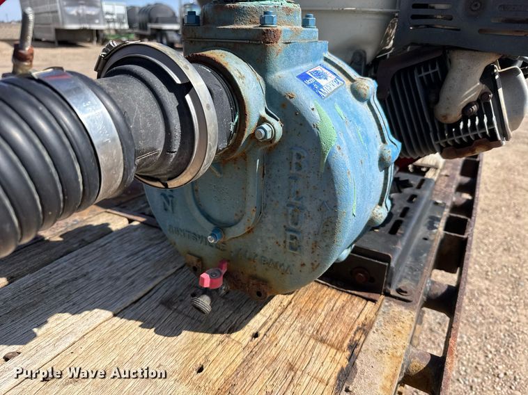 image for item NN9706 2001 SFS drop deck trailer