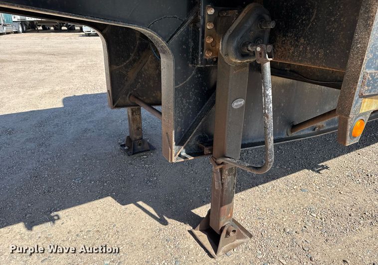 image for item NN9706 2001 SFS drop deck trailer