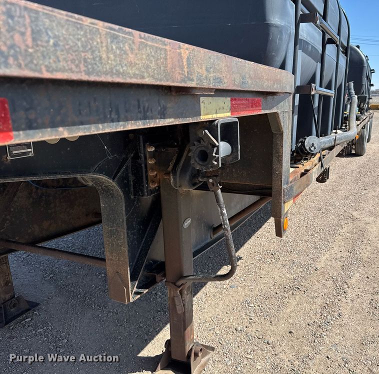 image for item NN9706 2001 SFS drop deck trailer