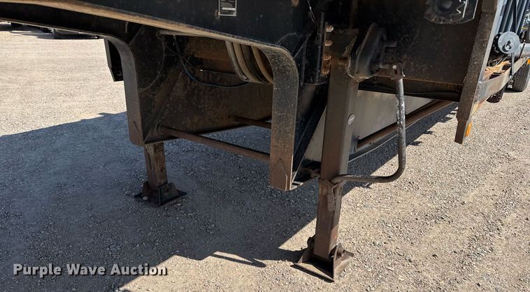 image for item NN9706 2001 SFS drop deck trailer
