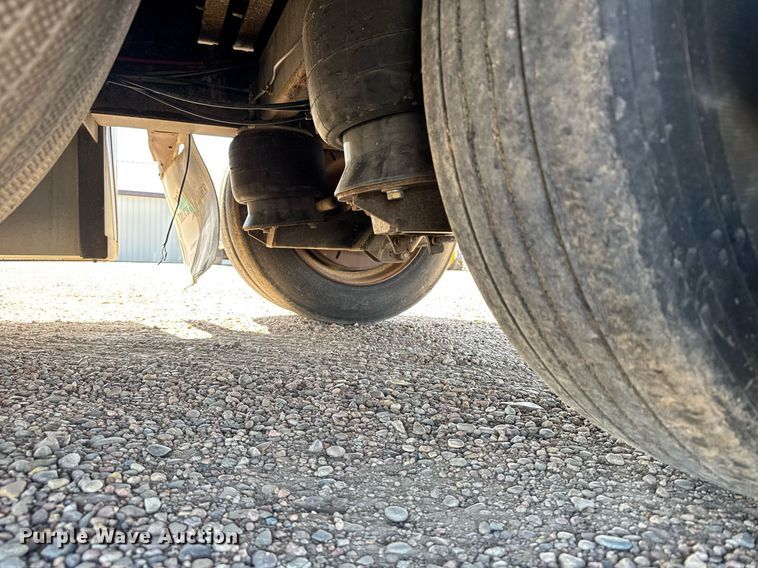 image for item NN9706 2001 SFS drop deck trailer