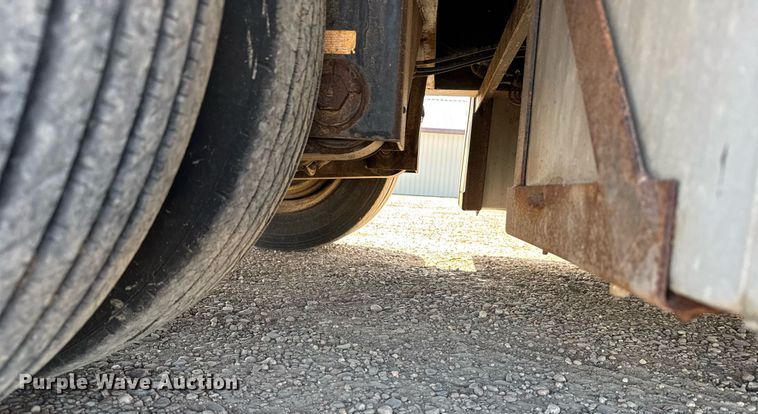 image for item NN9706 2001 SFS drop deck trailer