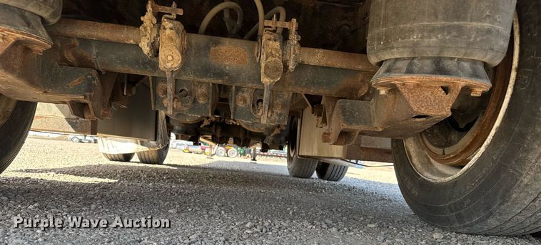 image for item NN9706 2001 SFS drop deck trailer