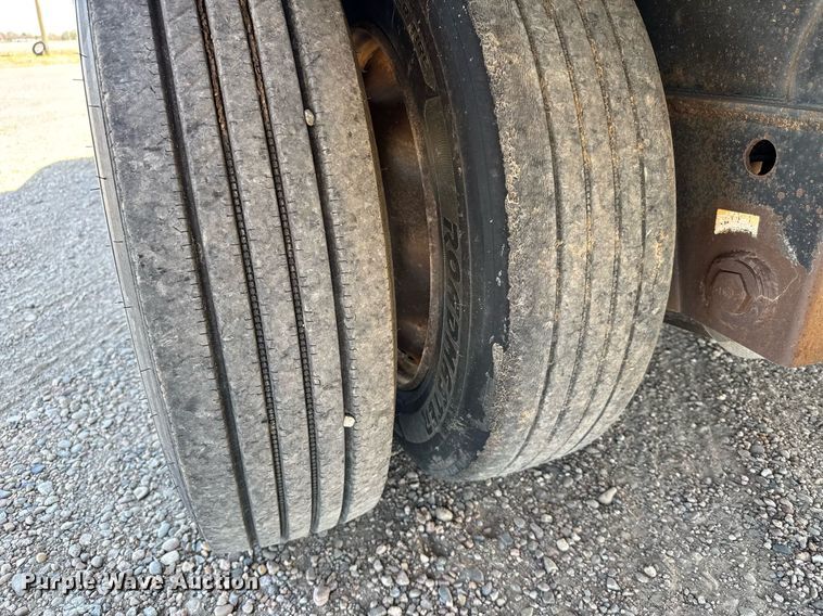 image for item NN9706 2001 SFS drop deck trailer