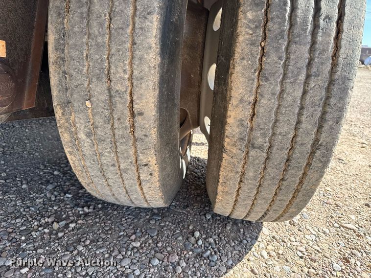 image for item NN9706 2001 SFS drop deck trailer