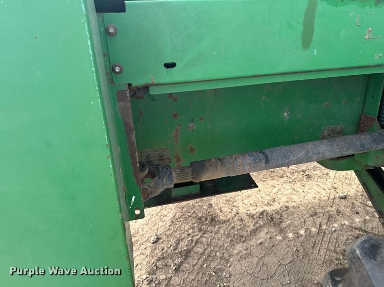 image for item NN9739 1999 John Deere 4890 SP swather / windrower