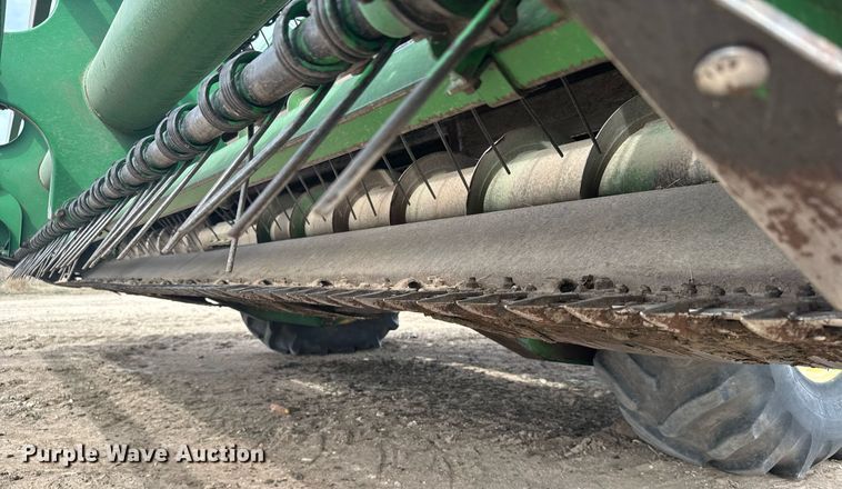 image for item NN9739 1999 John Deere 4890 SP swather / windrower