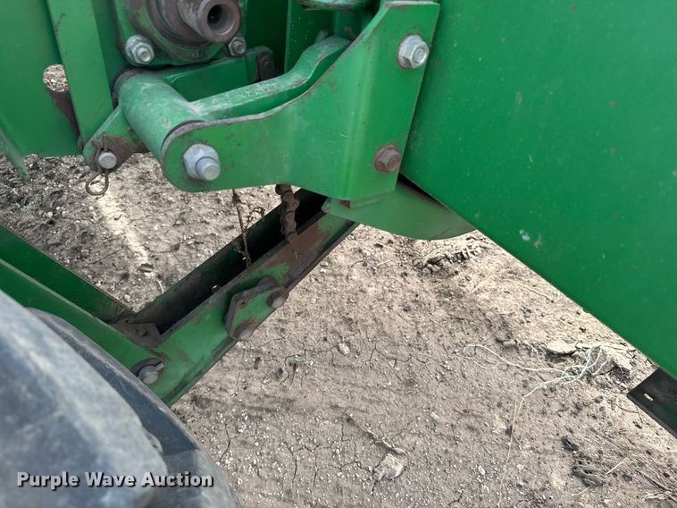 image for item NN9739 1999 John Deere 4890 SP swather / windrower