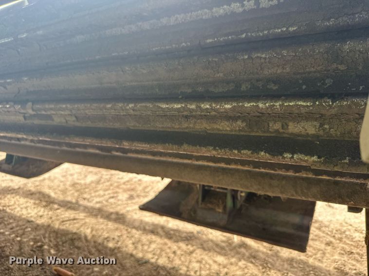 image for item NN9739 1999 John Deere 4890 SP swather / windrower