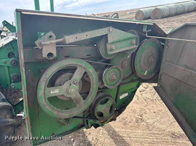 image for item NN9739 1999 John Deere 4890 SP swather / windrower