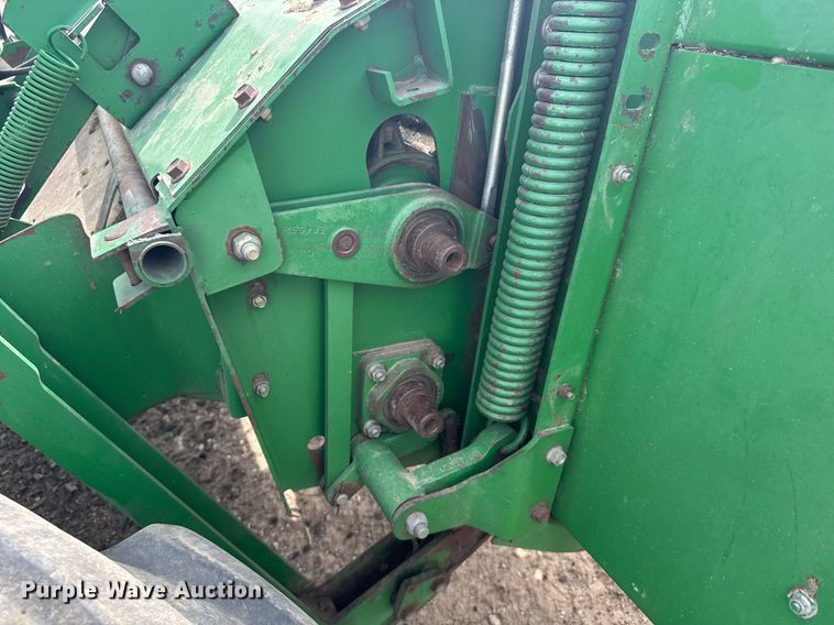 image for item NN9739 1999 John Deere 4890 SP swather / windrower