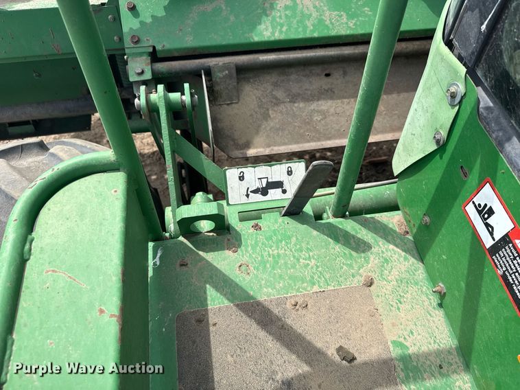 image for item NN9739 1999 John Deere 4890 SP swather / windrower