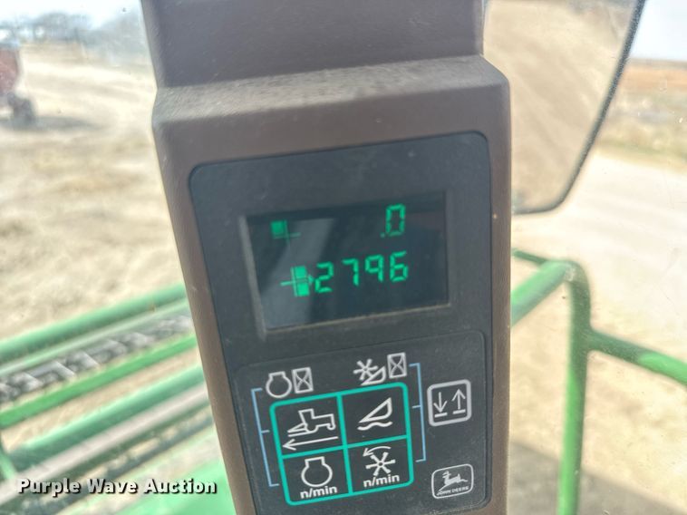 image for item NN9739 1999 John Deere 4890 SP swather / windrower