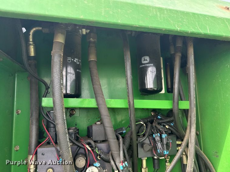 image for item NN9739 1999 John Deere 4890 SP swather / windrower