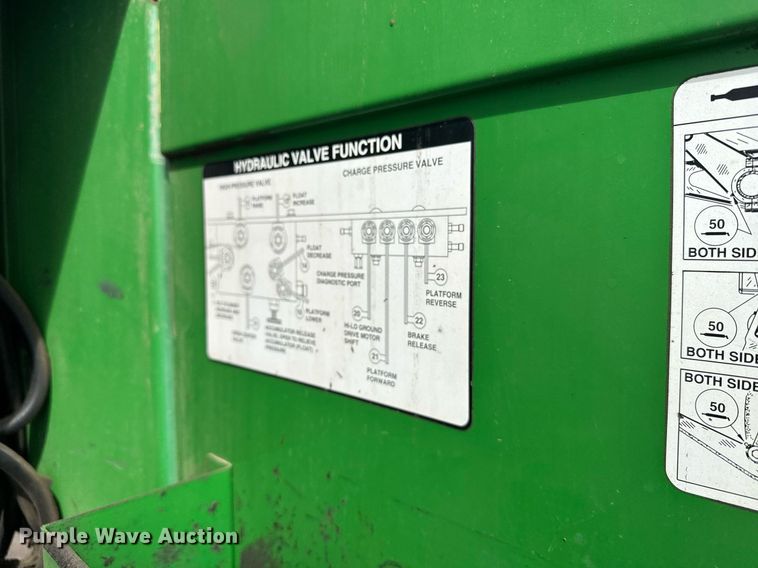 image for item NN9739 1999 John Deere 4890 SP swather / windrower